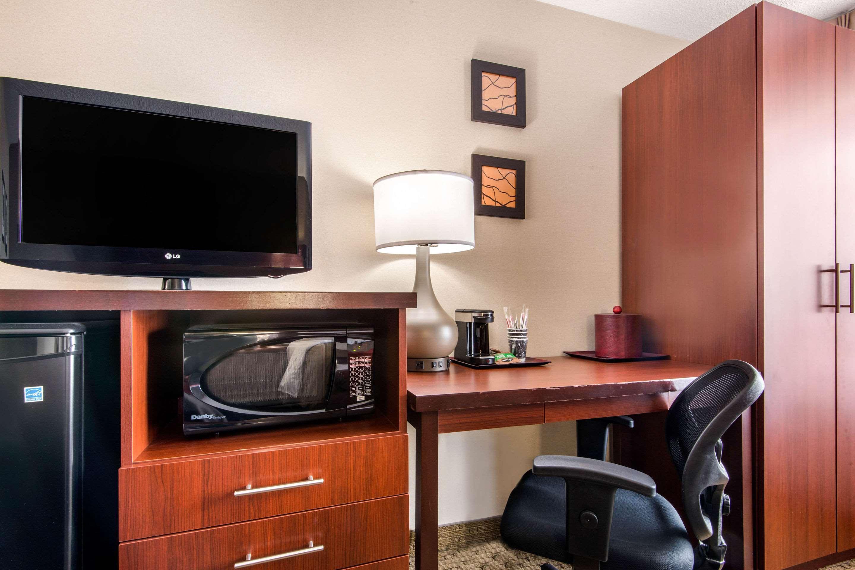 Comfort Inn Airport West Mississauga Dış mekan fotoğraf