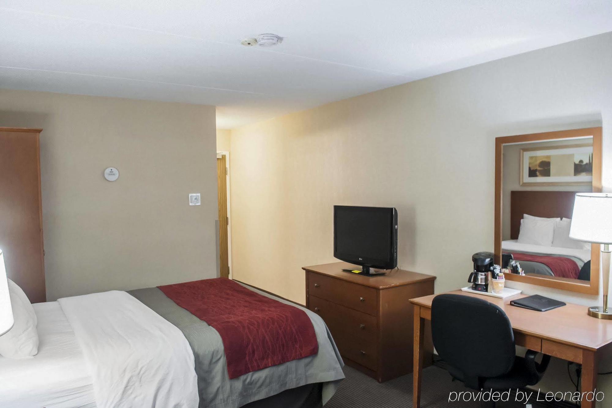 Comfort Inn Airport West Mississauga Dış mekan fotoğraf